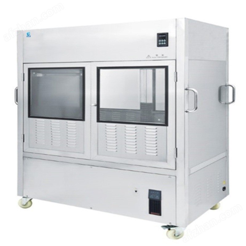 Vehículo de capucha laminar en movimiento